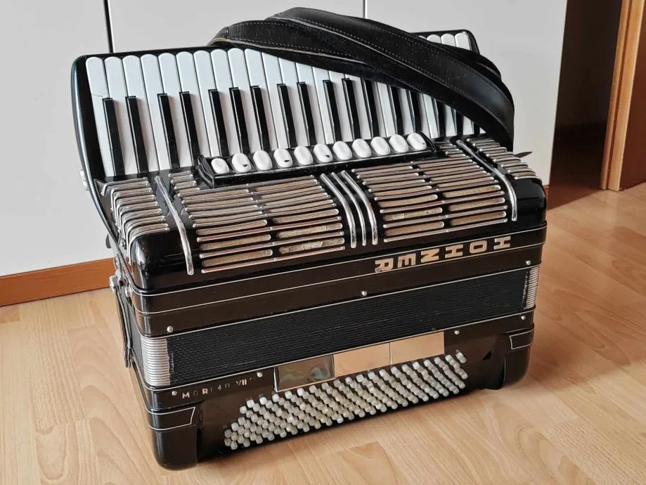 Hohner Morino VIN, 185 basova, kabina — fotografija 5