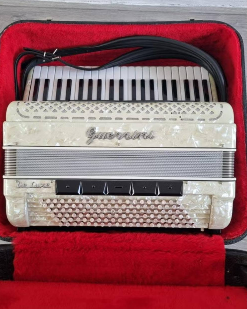 Guerrini De Luxe – harmonika, 120 basova
