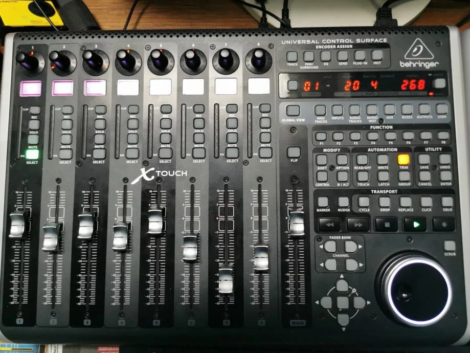Behringer X-touch + extender