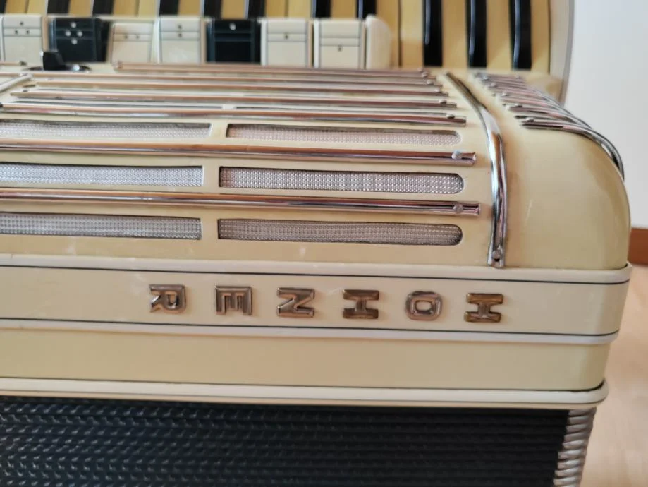 Hohner Morino IVM, dupla kabina – bijele boje — fotografija 2