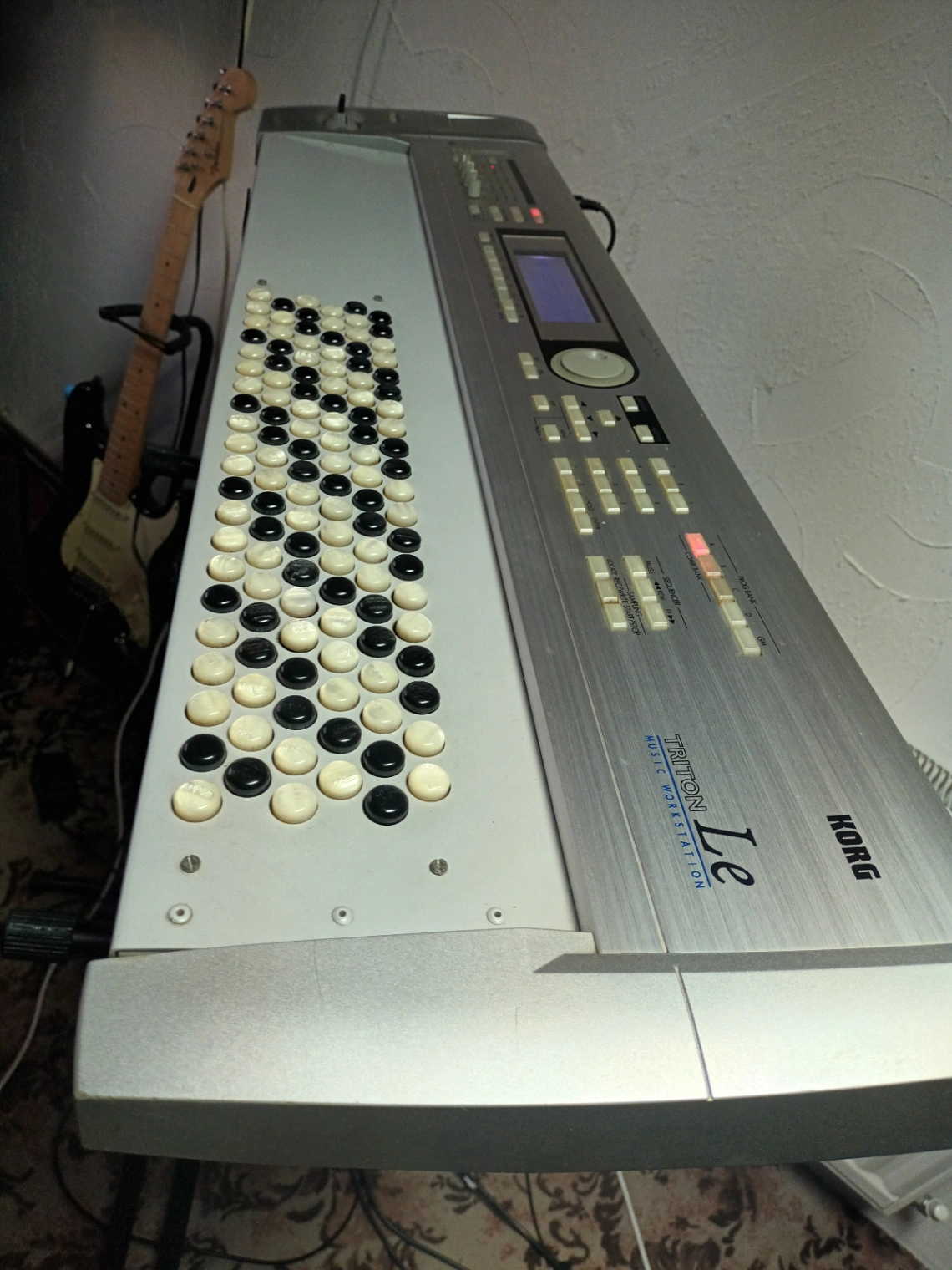 Korg Triton LE dugmetarac – kompletan, spreman za svirku — fotografija 5